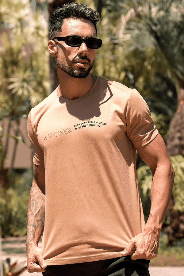 02m0386 024 camiseta masculina winner hiatto ocre 1