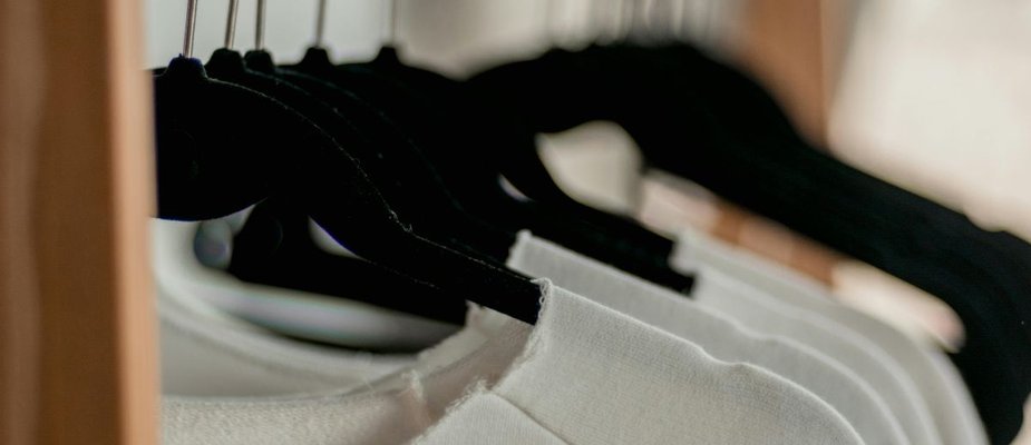 Look com camiseta: Conheça as melhores combinações!