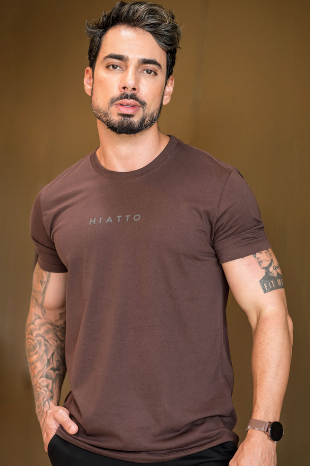 02m0520 009 camiseta masculina hiatto em relevo marrom 1