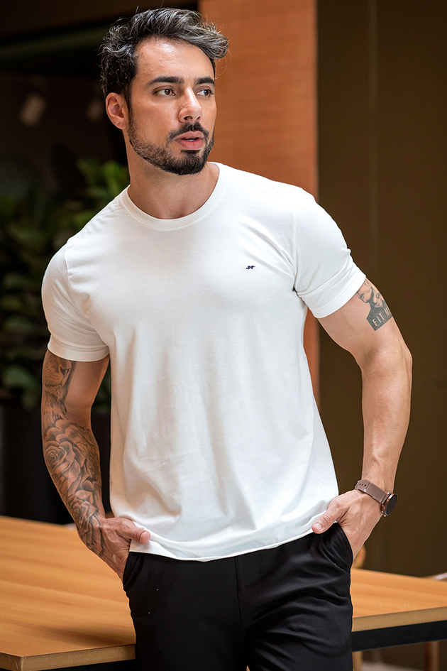 02m0511 039 camiseta masculina logo bordado off white hiatto 2