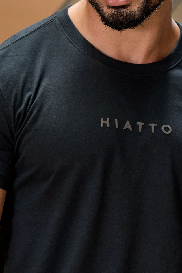 02m0520 002 camiseta masculina hiatto em relevo preto 2