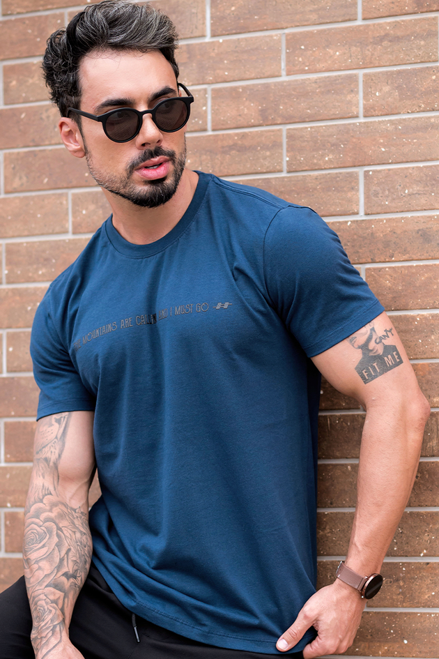 02m0524 006 camiseta masculina estampa gel calling marinho hiatto 1