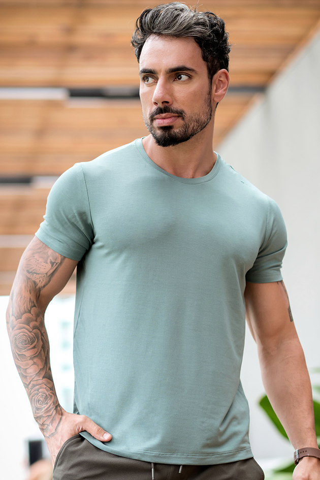 02m0529 007 camiseta masculina tech performance modal verde hiatto 3