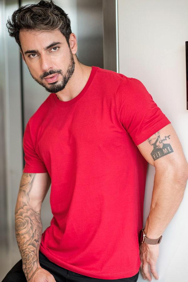 02m0135 004 camiseta masculina basica hiatto vermelho 1