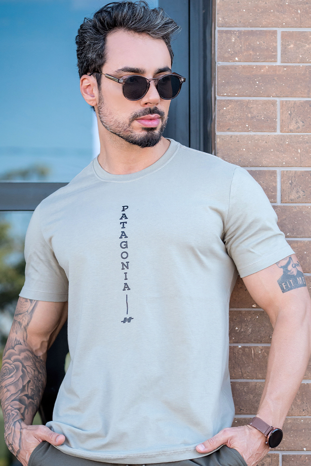 02m0523 043 camiseta masculina estampa gel patagonia caqui hiatto 1