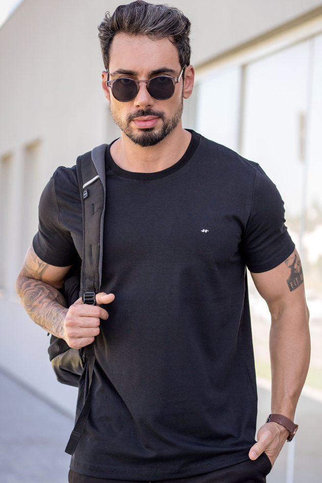 02m0530 002 camiseta masculina pima preto hiatto 1
