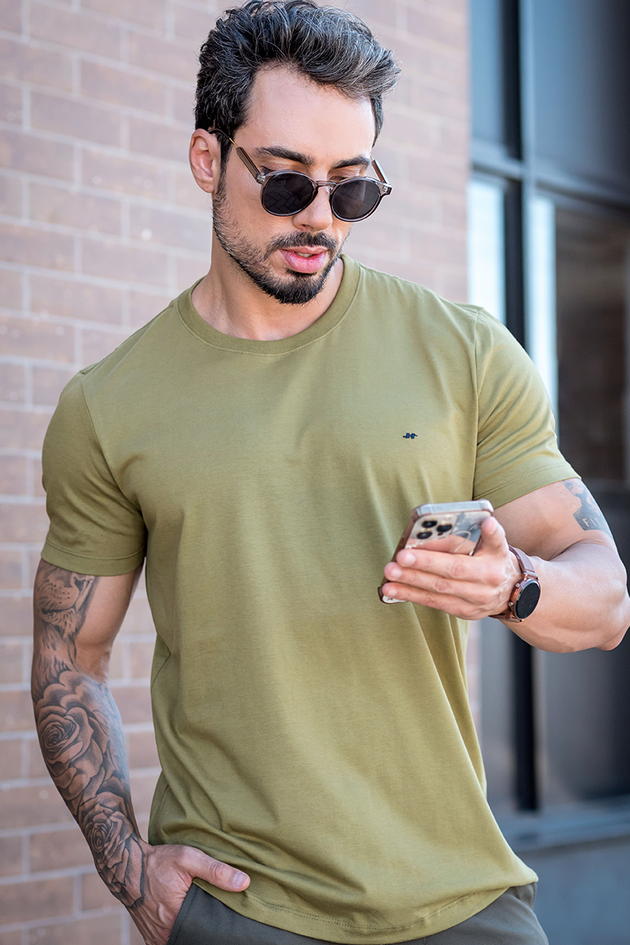 02m0530 059 camiseta masculina pima verde oliva hiatto 1