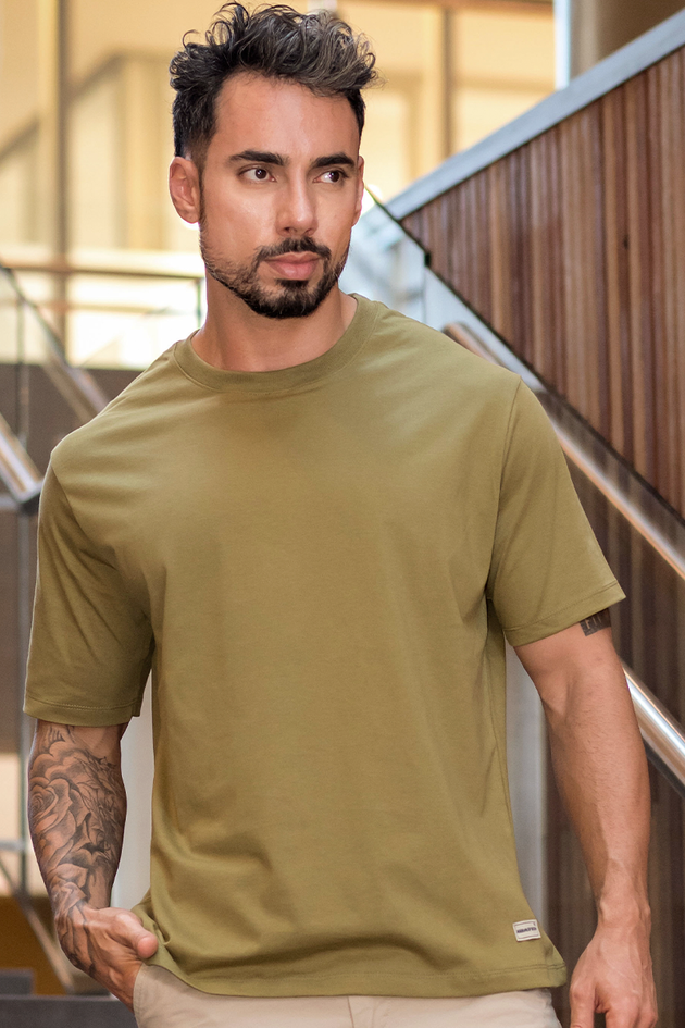 02m0535 059 camiseta masculina over pima basic verde oliva hiatto 1