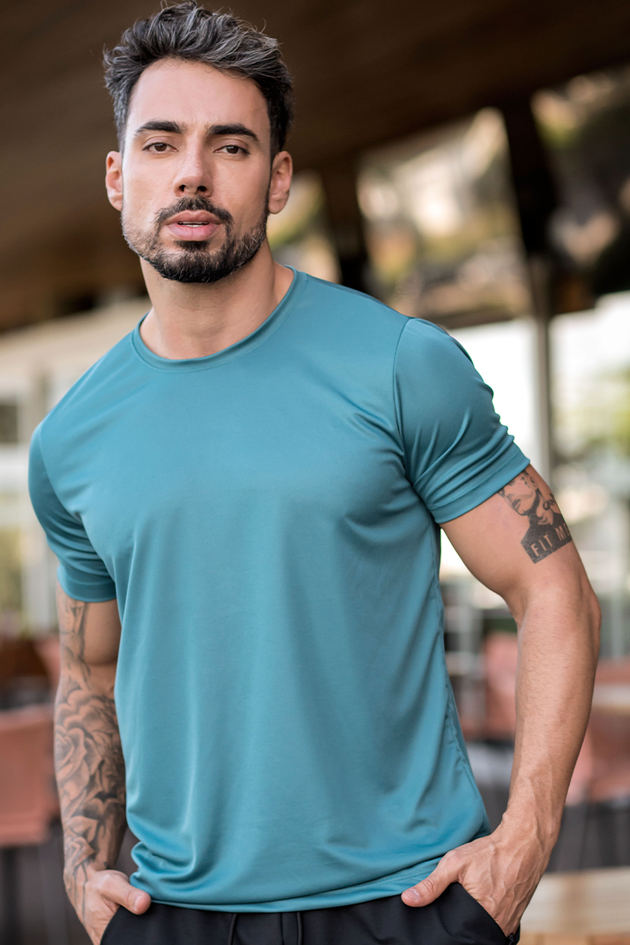 02m0536 007 camiseta masculina dry verde hiatto 1