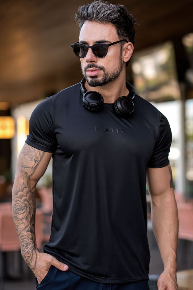 02m0537 002 camiseta masculina dry preto estampa hiatto 1