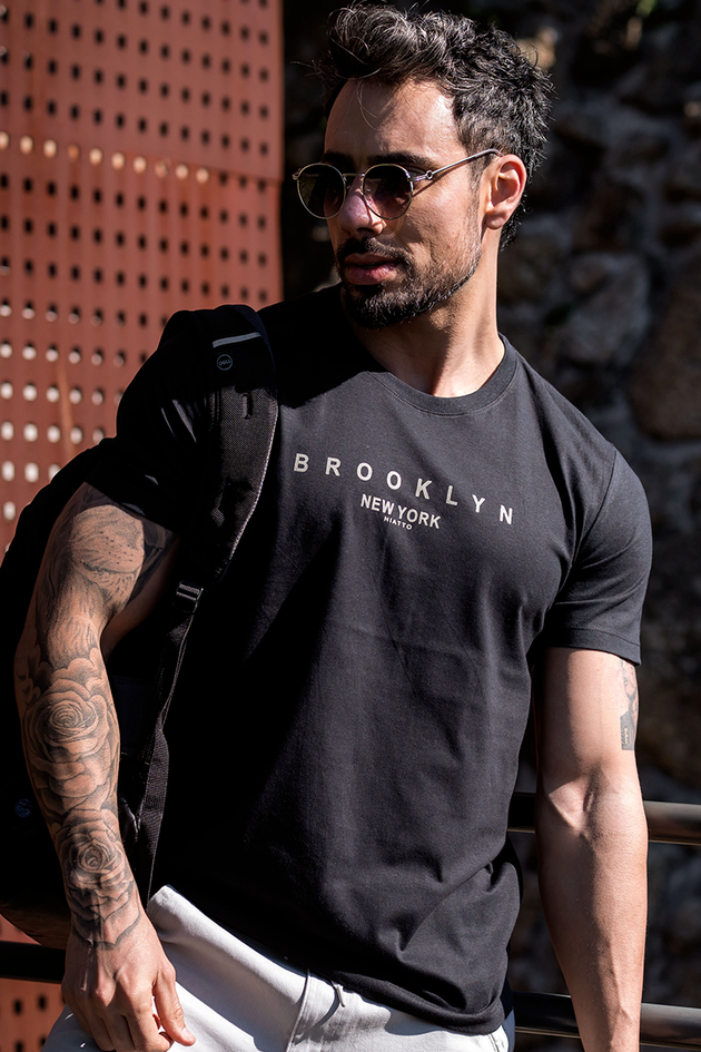 02m0550 002 camiseta masculina brooklyn preto hiatto 1